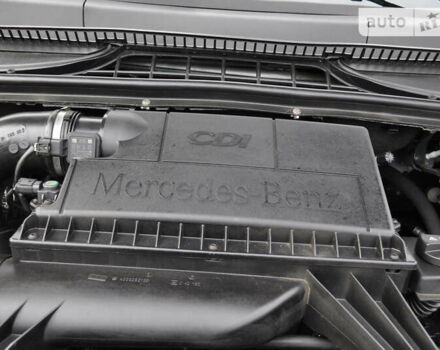 Чорний Мерседес Віано, об'ємом двигуна 2.14 л та пробігом 214 тис. км за 22000 $, фото 55 на Automoto.ua