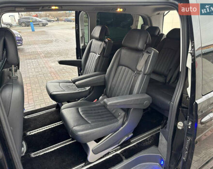 Мерседес Виано 2013 в Киеве на Automoto.ua Черный Мерседес Виано, объемом двигателя 3.5 л и пробегом 180 тыс. км за 18900 $, фото 27 на Automoto.ua