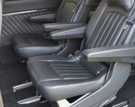 Черный Мерседес Виано, объемом двигателя 2.14 л и пробегом 301 тыс. км за 21000 $, фото 4 на Automoto.ua