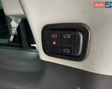 Мерседес Виано 2013 в Киеве на Automoto.ua Черный Мерседес Виано, объемом двигателя 3.5 л и пробегом 180 тыс. км за 18900 $, фото 38 на Automoto.ua