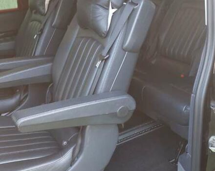 Черный Мерседес Виано, объемом двигателя 2.14 л и пробегом 301 тыс. км за 21000 $, фото 8 на Automoto.ua