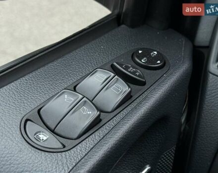 Черный Мерседес Виано, объемом двигателя 2.14 л и пробегом 238 тыс. км за 21500 $, фото 26 на Automoto.ua