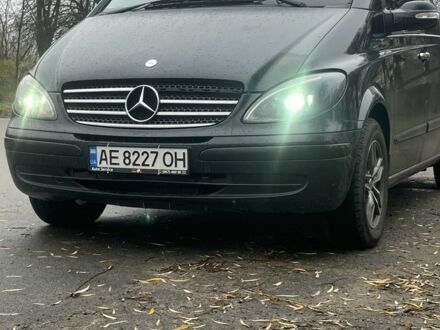 Черный Мерседес Виано, объемом двигателя 3.2 л и пробегом 293 тыс. км за 8000 $, фото 1 на Automoto.ua