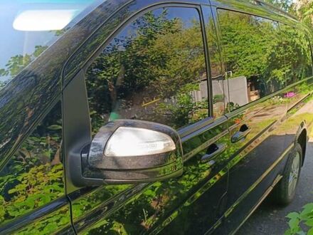 Черный Мерседес Виано, объемом двигателя 2.14 л и пробегом 320 тыс. км за 16500 $, фото 1 на Automoto.ua