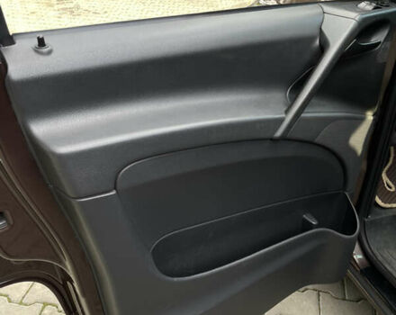 Мерседес Виано 2013 в Одессе на Automoto.ua Коричневый Мерседес Виано, объемом двигателя 2.15 л и пробегом 411 тыс. км за 14300 $, фото 6 на Automoto.ua