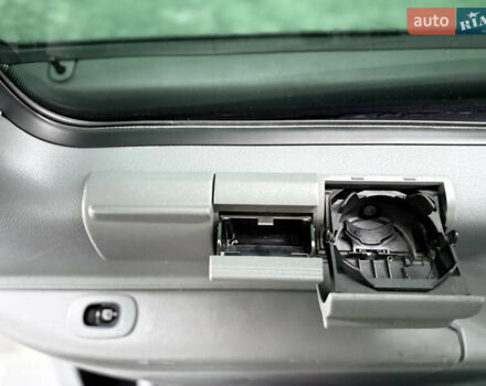 Мерседес Виано, объемом двигателя 2.2 л и пробегом 447 тыс. км за 12000 $, фото 28 на Automoto.ua