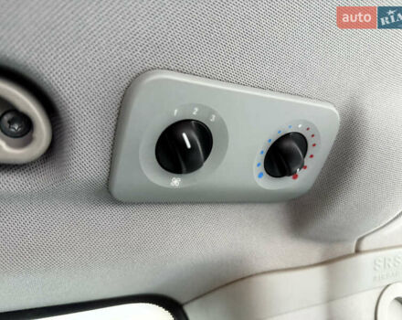 Мерседес Виано, объемом двигателя 2.2 л и пробегом 447 тыс. км за 12000 $, фото 31 на Automoto.ua