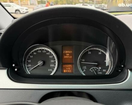 Мерседес Віано, об'ємом двигуна 2.1 л та пробігом 238 тис. км за 21500 $, фото 22 на Automoto.ua