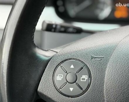 Мерседес Віано, об'ємом двигуна 2.1 л та пробігом 238 тис. км за 21500 $, фото 28 на Automoto.ua