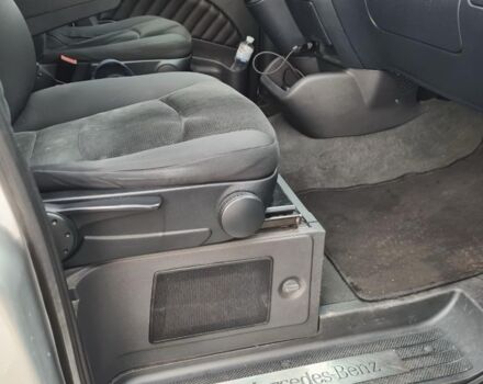 Сірий Мерседес Виано пас., об'ємом двигуна 2.2 л та пробігом 303 тис. км за 12690 $, фото 24 на Automoto.ua