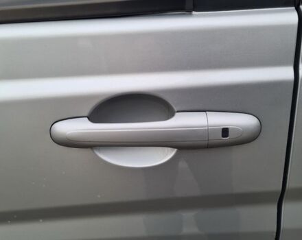 Сірий Мерседес Виано пас., об'ємом двигуна 2.2 л та пробігом 303 тис. км за 12690 $, фото 12 на Automoto.ua