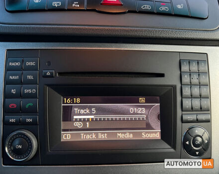 Серый Мерседес Виано, объемом двигателя 2.1 л и пробегом 323 тыс. км за 19999 $, фото 15 на Automoto.ua