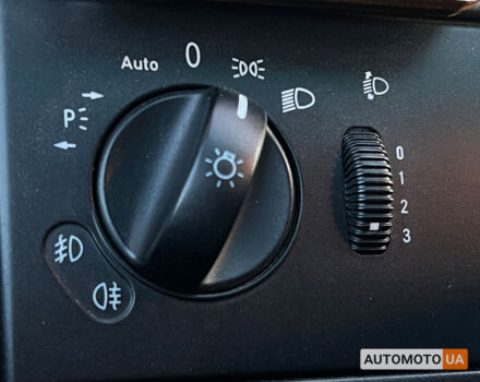 Серый Мерседес Виано, объемом двигателя 2.1 л и пробегом 323 тыс. км за 19999 $, фото 13 на Automoto.ua