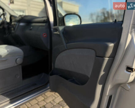 Серый Мерседес Виано, объемом двигателя 2.15 л и пробегом 442 тыс. км за 9500 $, фото 26 на Automoto.ua