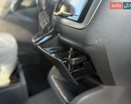 Серый Мерседес Виано, объемом двигателя 2.15 л и пробегом 442 тыс. км за 9500 $, фото 30 на Automoto.ua