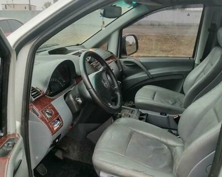 Серый Мерседес Виано, объемом двигателя 2.2 л и пробегом 530 тыс. км за 8000 $, фото 4 на Automoto.ua