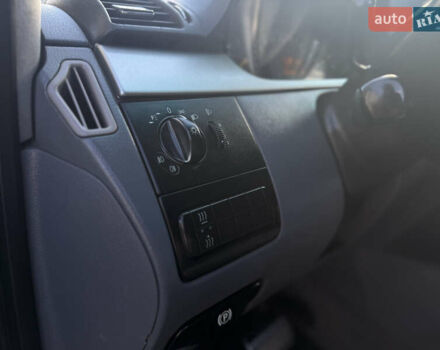 Серый Мерседес Виано, объемом двигателя 2.15 л и пробегом 442 тыс. км за 9500 $, фото 22 на Automoto.ua