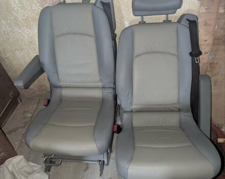 Сірий Мерседес Віано, об'ємом двигуна 2.14 л та пробігом 315 тис. км за 13000 $, фото 16 на Automoto.ua