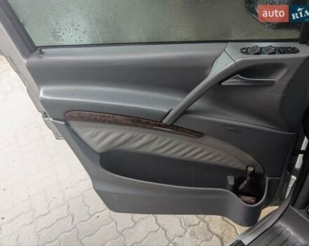 Сірий Мерседес Віано, об'ємом двигуна 2.14 л та пробігом 315 тис. км за 13000 $, фото 18 на Automoto.ua