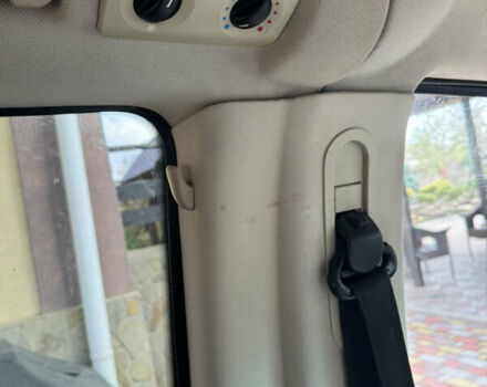 Сірий Мерседес Віано, об'ємом двигуна 2.14 л та пробігом 308 тис. км за 9900 $, фото 13 на Automoto.ua