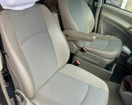 Серый Мерседес Виано, объемом двигателя 2.14 л и пробегом 308 тыс. км за 9900 $, фото 16 на Automoto.ua