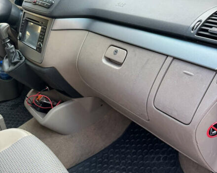 Серый Мерседес Виано, объемом двигателя 2.14 л и пробегом 308 тыс. км за 9900 $, фото 17 на Automoto.ua