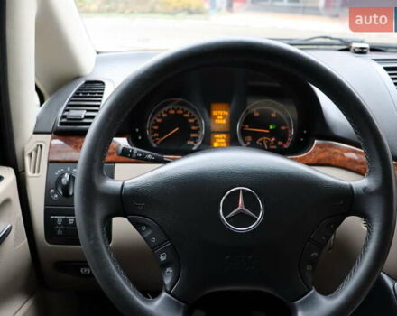 Серый Мерседес Виано, объемом двигателя 2.15 л и пробегом 327 тыс. км за 14900 $, фото 18 на Automoto.ua
