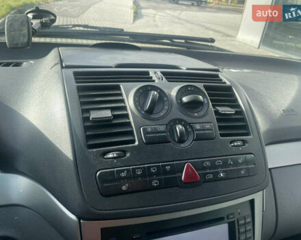 Сірий Мерседес Віано, об'ємом двигуна 2.15 л та пробігом 390 тис. км за 13500 $, фото 17 на Automoto.ua