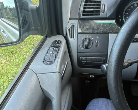 Сірий Мерседес Віано, об'ємом двигуна 2.15 л та пробігом 330 тис. км за 15999 $, фото 3 на Automoto.ua