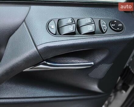 Серый Мерседес Виано, объемом двигателя 2.14 л и пробегом 202 тыс. км за 19900 $, фото 28 на Automoto.ua