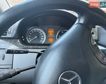 Сірий Мерседес Віано, об'ємом двигуна 2.15 л та пробігом 330 тис. км за 15999 $, фото 1 на Automoto.ua