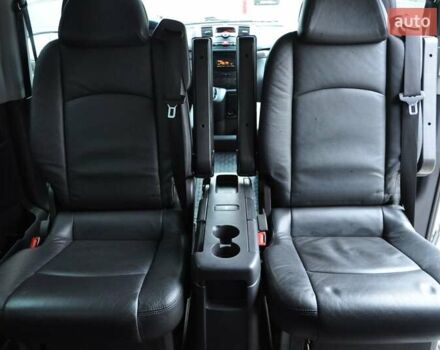 Серый Мерседес Виано, объемом двигателя 2.14 л и пробегом 202 тыс. км за 19900 $, фото 17 на Automoto.ua