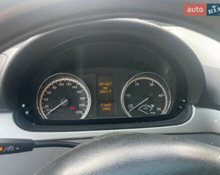 Сірий Мерседес Віано, об'ємом двигуна 2.15 л та пробігом 390 тис. км за 13500 $, фото 16 на Automoto.ua