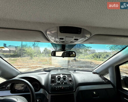 Серый Мерседес Виано, объемом двигателя 2.14 л и пробегом 315 тыс. км за 19500 $, фото 7 на Automoto.ua