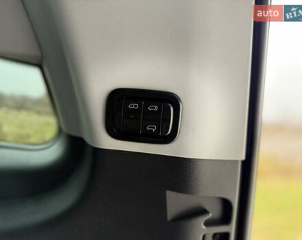 Серый Мерседес Виано, объемом двигателя 3 л и пробегом 279 тыс. км за 22500 $, фото 31 на Automoto.ua