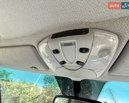 Серый Мерседес Виано, объемом двигателя 2.14 л и пробегом 315 тыс. км за 19500 $, фото 9 на Automoto.ua