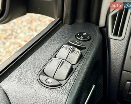 Серый Мерседес Виано, объемом двигателя 2.99 л и пробегом 396 тыс. км за 22000 $, фото 20 на Automoto.ua