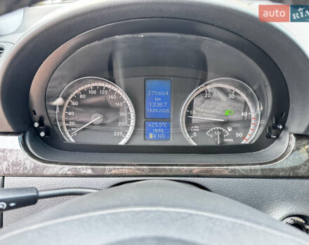 Мерседес Виано 2011 в Черновцах на Automoto.ua Серый Мерседес Виано, объемом двигателя 2.2 л и пробегом 270 тыс. км за 22900 $, фото 15 на Automoto.ua