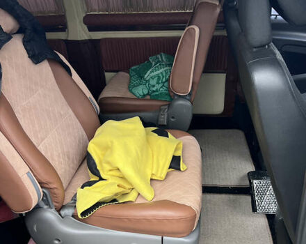 Серый Мерседес Виано, объемом двигателя 2.14 л и пробегом 206 тыс. км за 11900 $, фото 9 на Automoto.ua