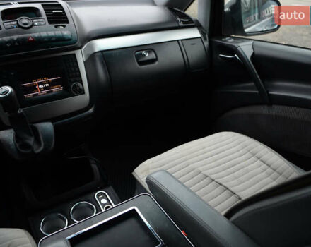 Серый Мерседес Виано, объемом двигателя 3.5 л и пробегом 302 тыс. км за 14300 $, фото 8 на Automoto.ua