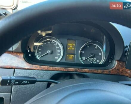 Мерседес Виано 2012 в Кицмане на Automoto.ua Серый Мерседес Виано, объемом двигателя 2.14 л и пробегом 248 тыс. км за 21422 $, фото 7 на Automoto.ua