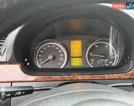 Сірий Мерседес Віано, об'ємом двигуна 2.14 л та пробігом 308 тис. км за 17500 $, фото 7 на Automoto.ua