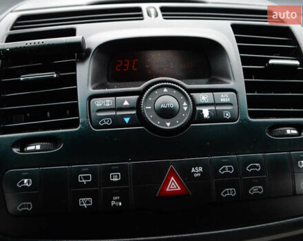 Серый Мерседес Виано, объемом двигателя 3.5 л и пробегом 302 тыс. км за 14300 $, фото 11 на Automoto.ua