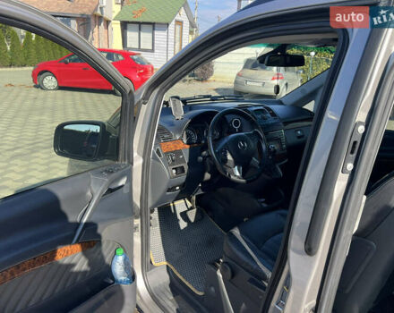 Мерседес Виано 2012 в Кицмане на Automoto.ua Серый Мерседес Виано, объемом двигателя 2.14 л и пробегом 248 тыс. км за 21422 $, фото 5 на Automoto.ua