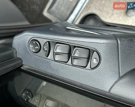 Серый Мерседес Виано, объемом двигателя 2.14 л и пробегом 392 тыс. км за 24000 $, фото 24 на Automoto.ua