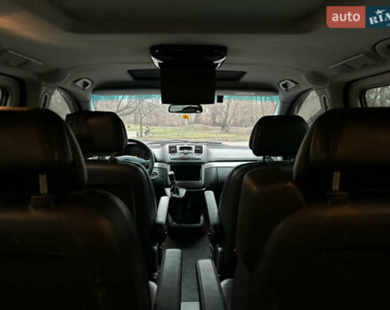 Серый Мерседес Виано, объемом двигателя 2.14 л и пробегом 392 тыс. км за 24000 $, фото 29 на Automoto.ua