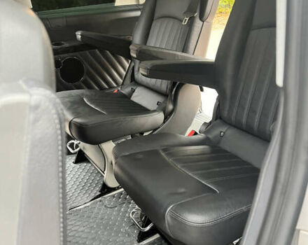 Серый Мерседес Виано, объемом двигателя 2.2 л и пробегом 226 тыс. км за 24200 $, фото 3 на Automoto.ua