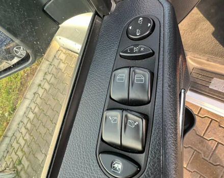 Сірий Мерседес Віано, об'ємом двигуна 3 л та пробігом 235 тис. км за 25600 $, фото 14 на Automoto.ua