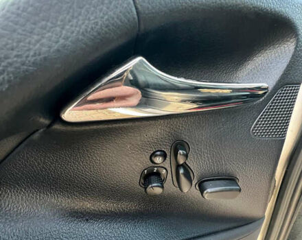 Сірий Мерседес Віано, об'ємом двигуна 3 л та пробігом 235 тис. км за 25600 $, фото 18 на Automoto.ua