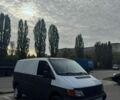 Белый Мерседес Вито, объемом двигателя 2.3 л и пробегом 400 тыс. км за 4000 $, фото 1 на Automoto.ua